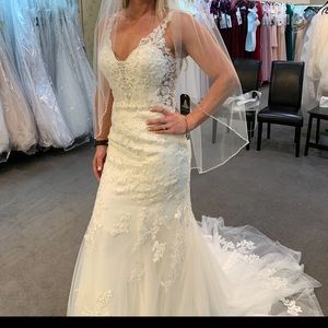 Kenneth Winston bridal gown